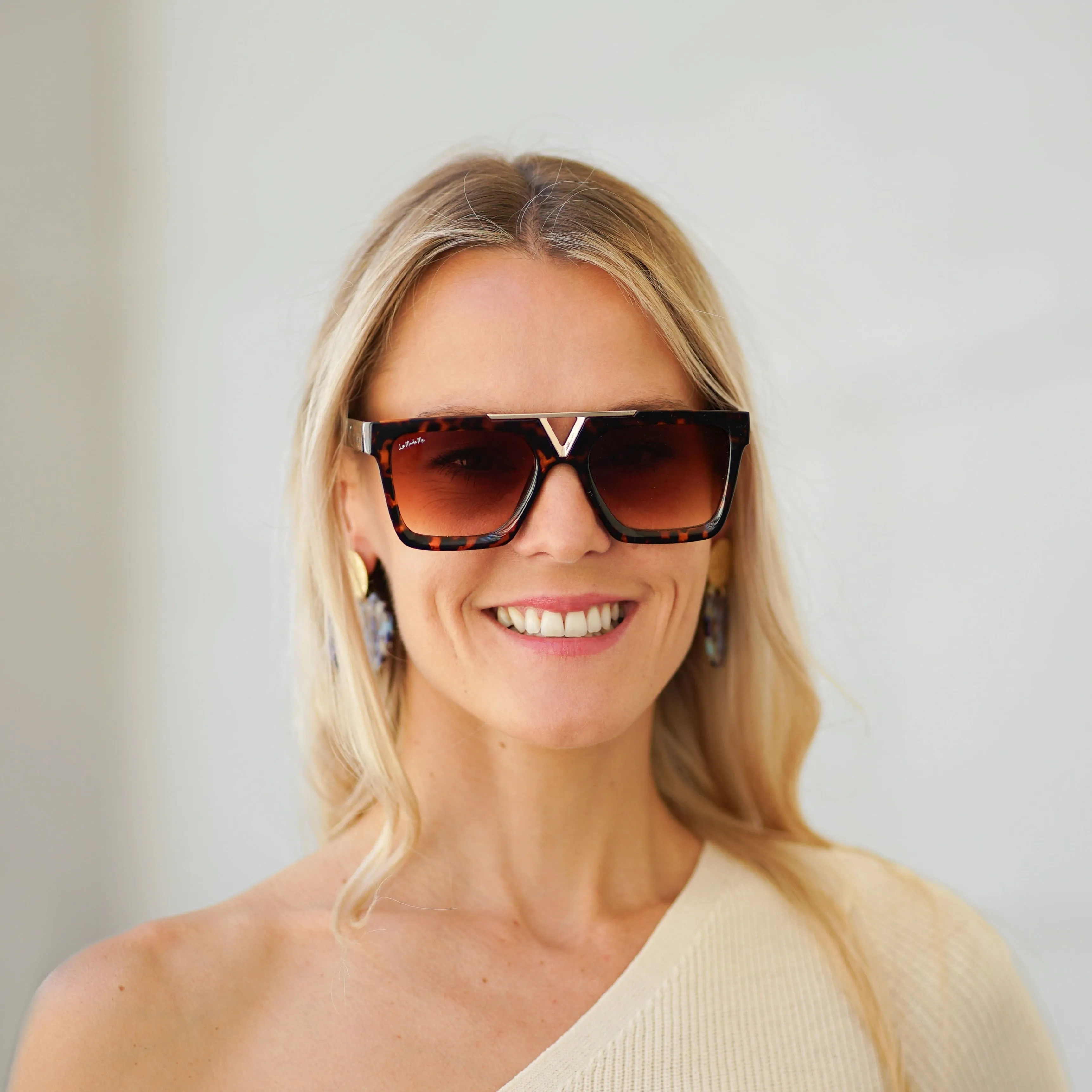 Aurora Vogue - Stylish Gradient Sunglasses for a Sophisticated Look