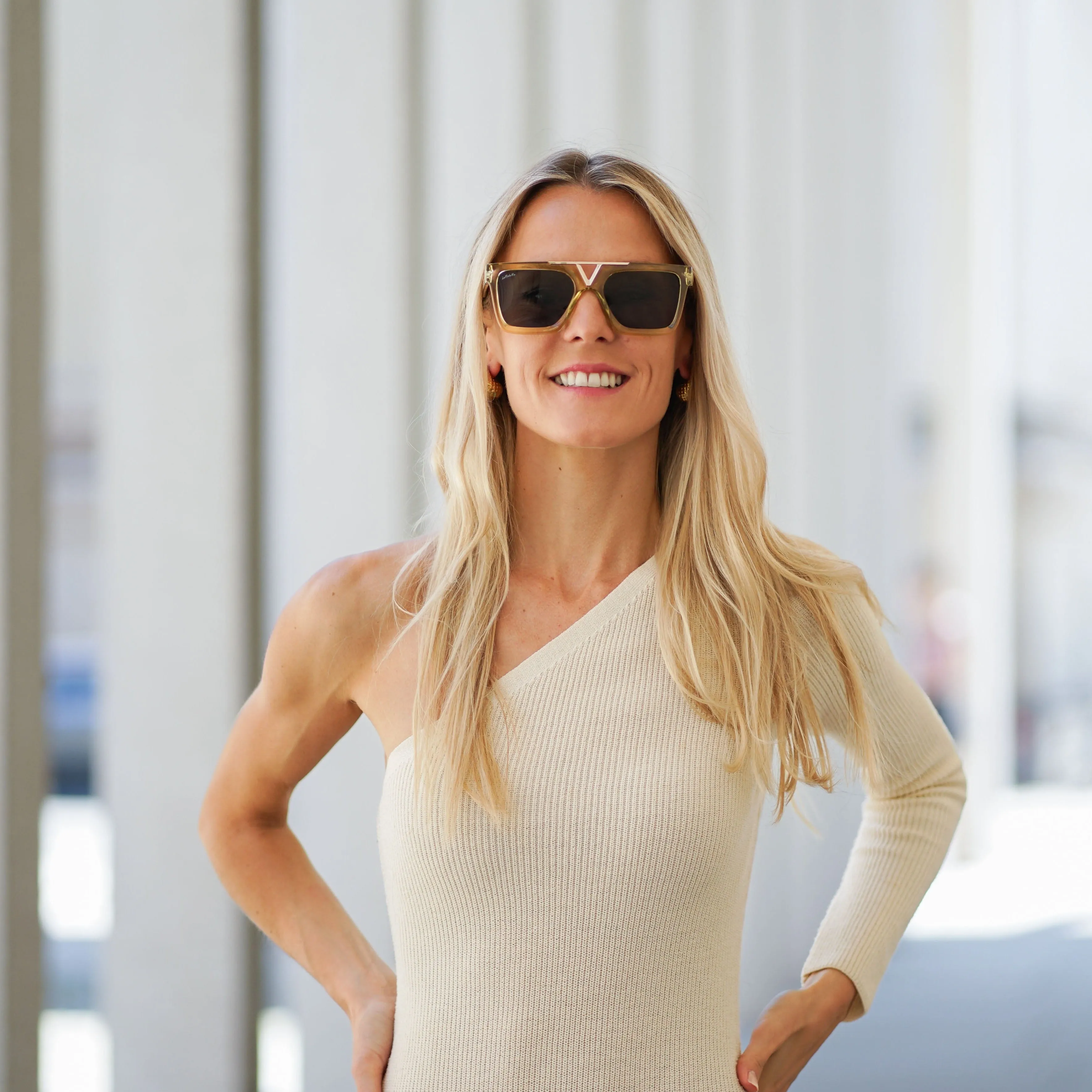 Aurora Vogue - Stylish Gradient Sunglasses for a Sophisticated Look