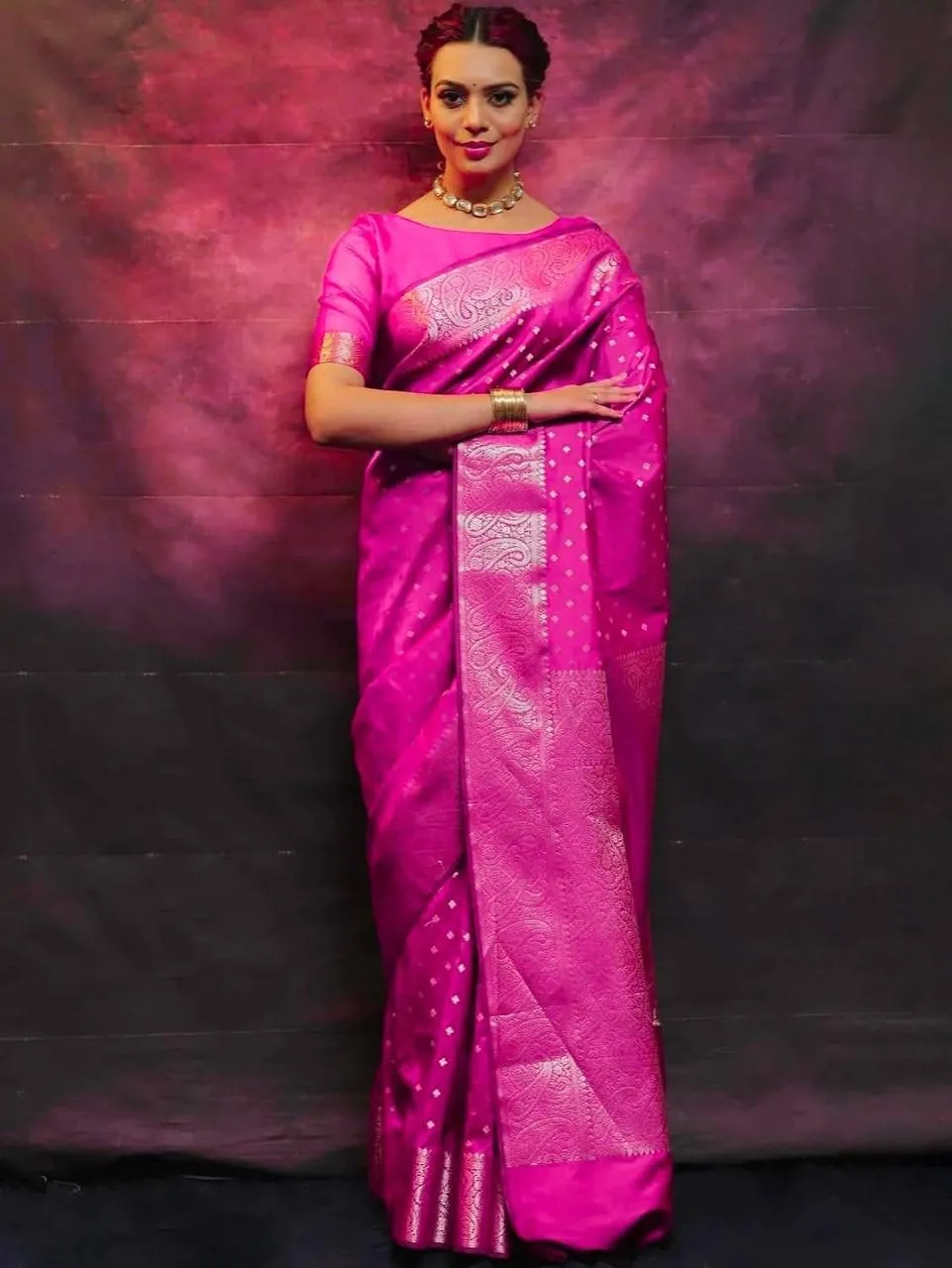 Denouement Dark Pink Soft Silk Saree With Fragrant Blouse Piece