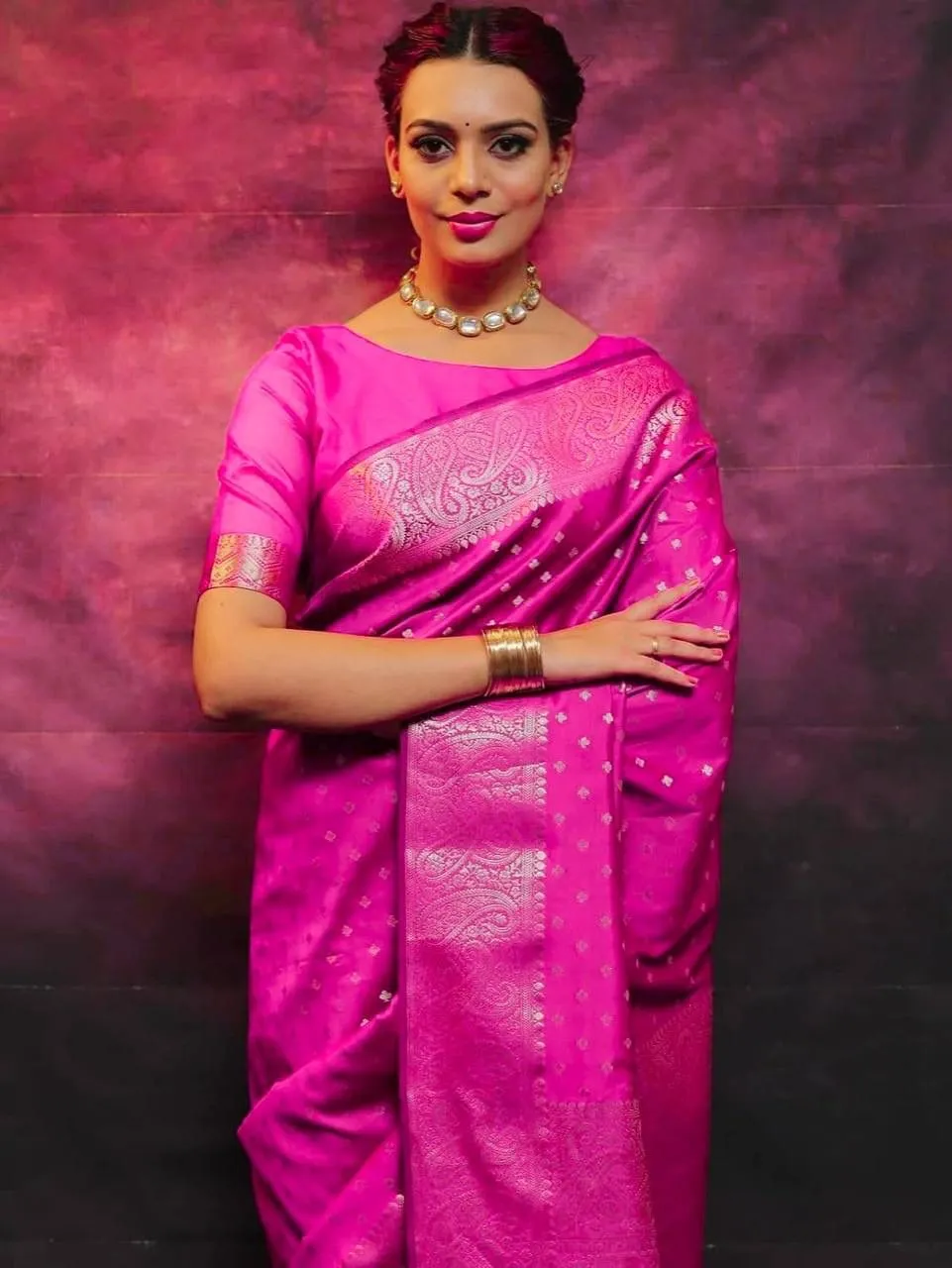 Denouement Dark Pink Soft Silk Saree With Fragrant Blouse Piece