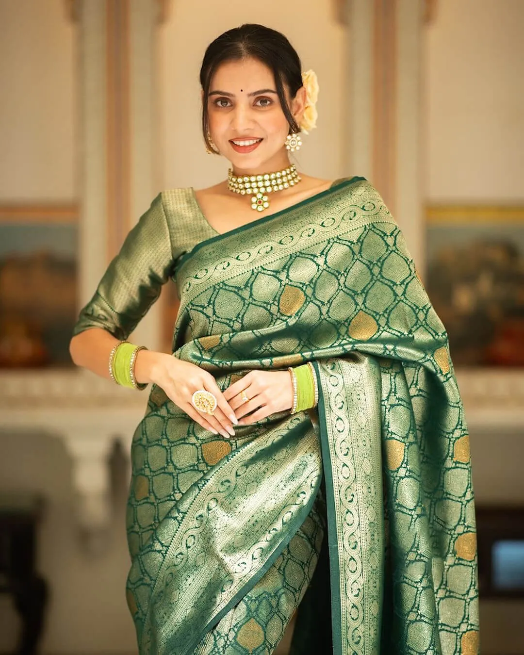 Exquisite Green Soft Silk Saree With Enamoring Blouse Piece