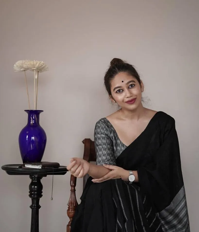 Extraordinary Black Soft Silk Saree With Sizzling Blouse Piece