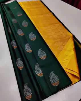 Marvellous Dark Green Soft Silk Saree With Piquant Blouse Piece