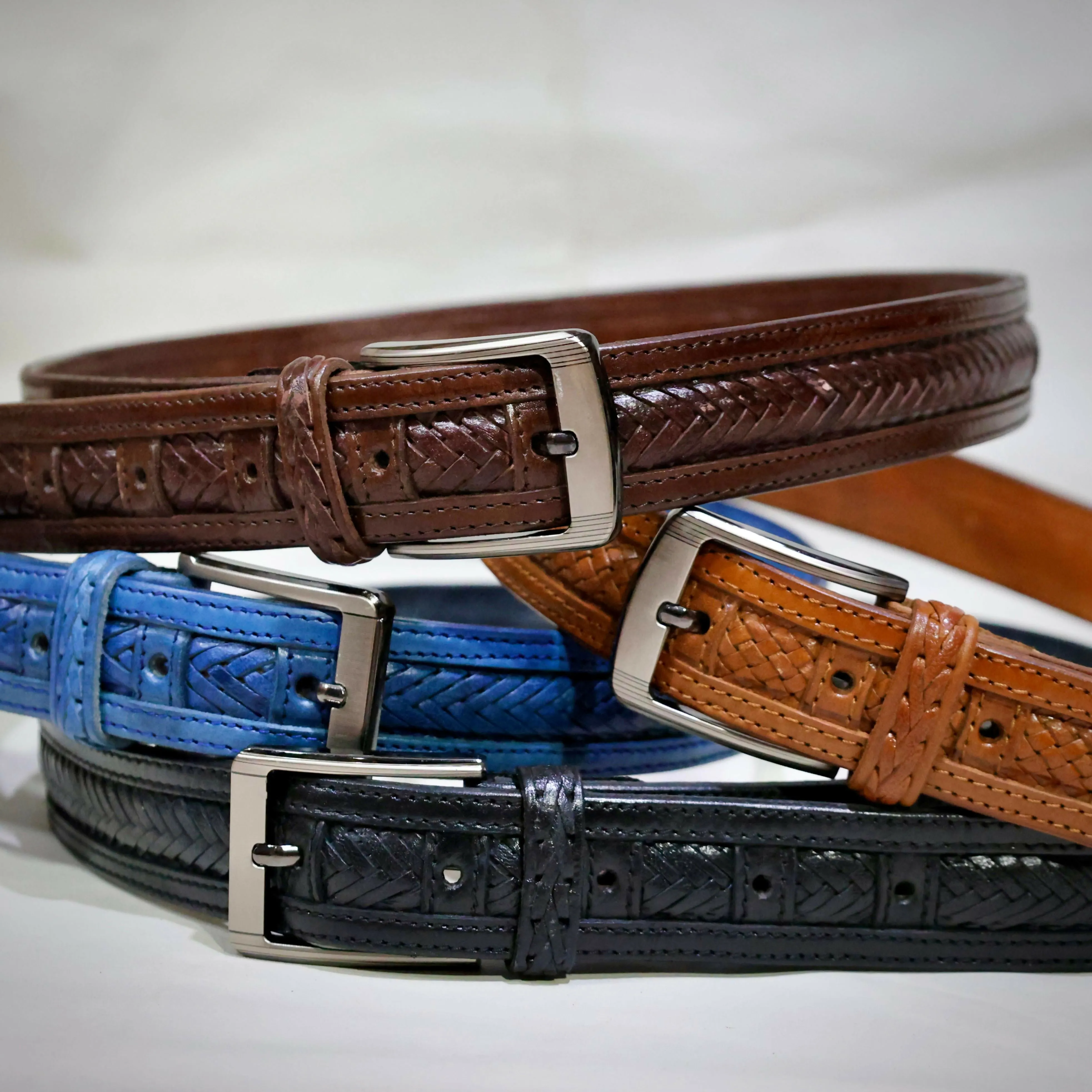 Men's chic black braided belt in genuine leather
