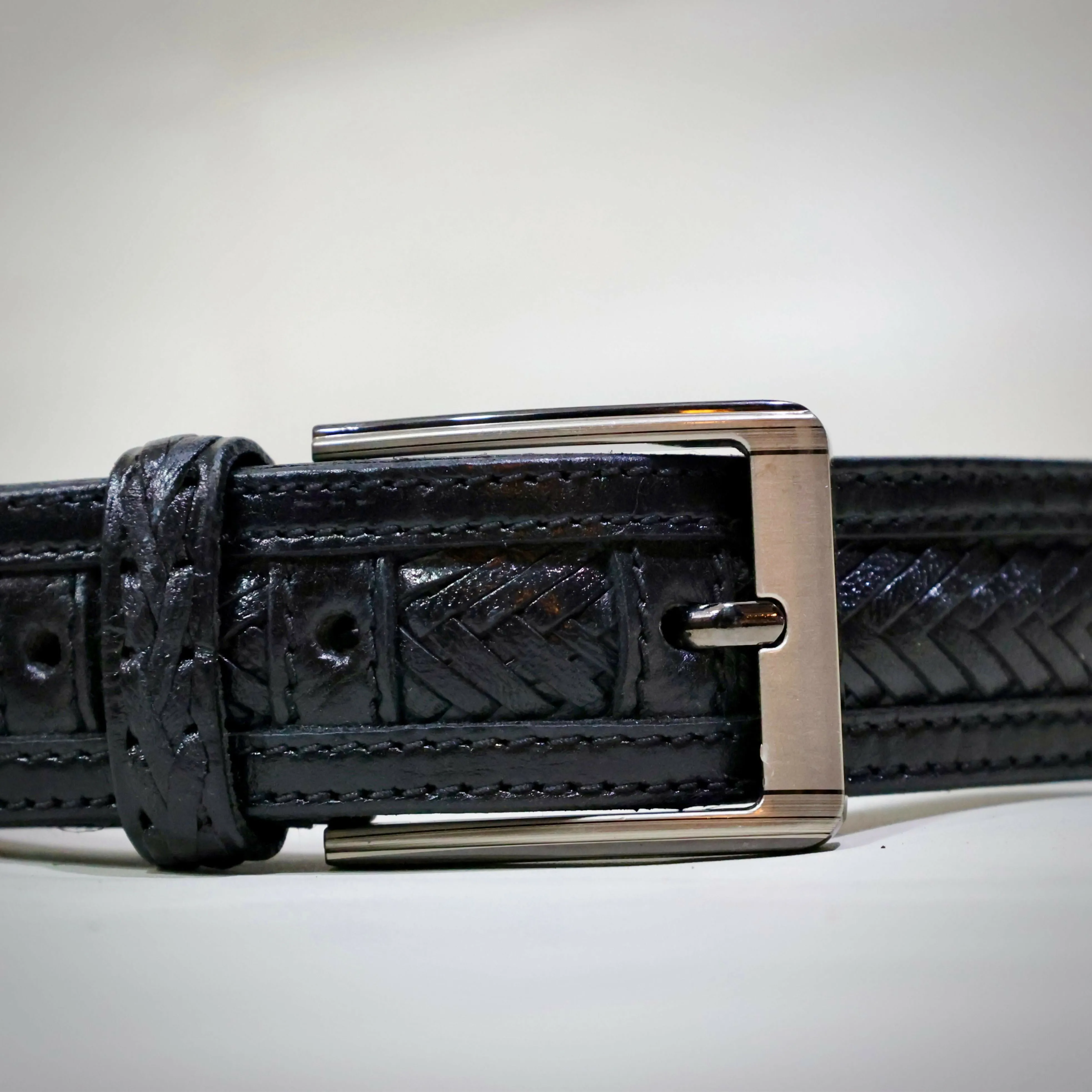 Men's chic black braided belt in genuine leather