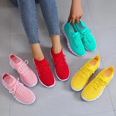 Orthopaedic and breathable shoes